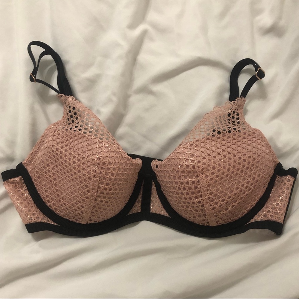 New Victoria’s Secret bra